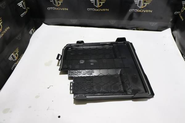 FORD TRANSİT 430 ED ÇIKMA PARÇA TRANSİT V363 AKÜ ÜST PLASTİĞİ